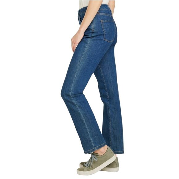 L.L Bean Women’s Classic Fit High Rise Blue Denim Jeans, 16P - Picture 3 of 13